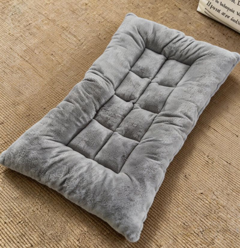 60 x 120CM Large Plush Pet Bed Mat for Dogs & Cats – Light Grey Double-Sided Soft Cushion, Breathable Moisture-Resistant Sleeping Pad for Small, Medium & Large Pets - Image 2