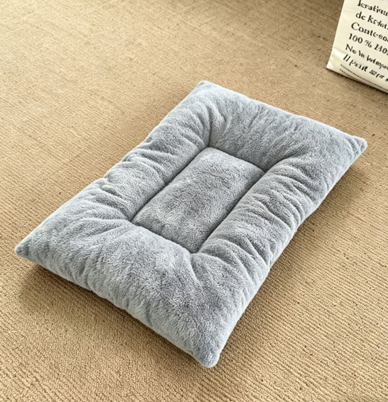 40 x 60CM Large Plush Pet Bed Mat for Dogs & Cats – Light Grey Double-Sided Soft Cushion, Breathable Moisture-Resistant Sleeping Pad for Small, Medium & Large Pets - Image 2